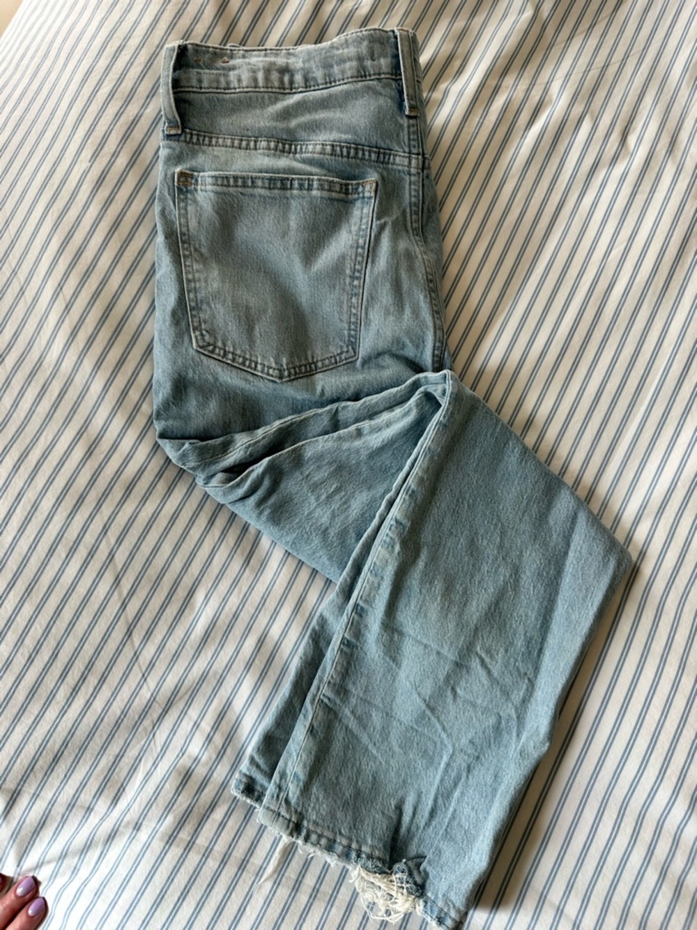 Madewell Slim Demi-Boot Jeans in Light Blue Denim - Picture 3 of 3